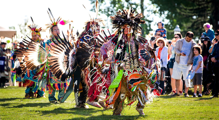 Kanada Alberta Pow Wow Heritage Park Historical Village Calgary Foto Government of Alberta